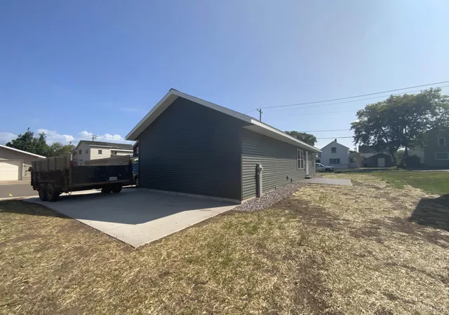 Photo 3 of Single family home for sale at 400 S Lake St, Ishpeming, MI 49849 | MLS# 50203379 | Listing updated on 2026-08-31
