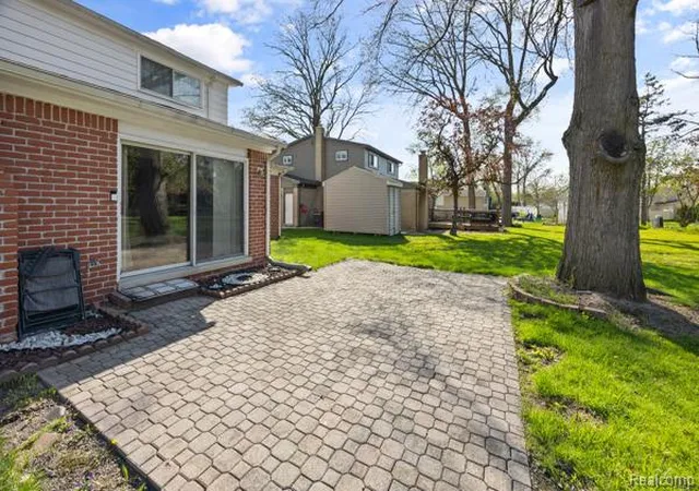 Homes for sale in Riverview, MI | 14018 Greentrees St, Riverview, MI 48193 | MLS# 60986845