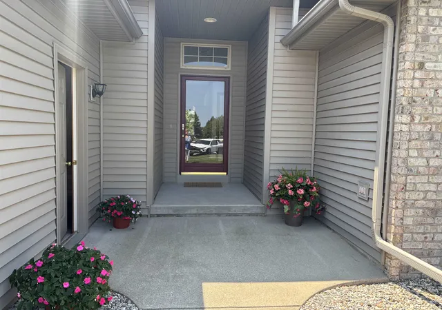 Photo 2 of Single family home for sale at 3092 Gaslight Ct, Bay City, MI 48706 | MLS# 50216796 | Listing updated on 2026-07-31