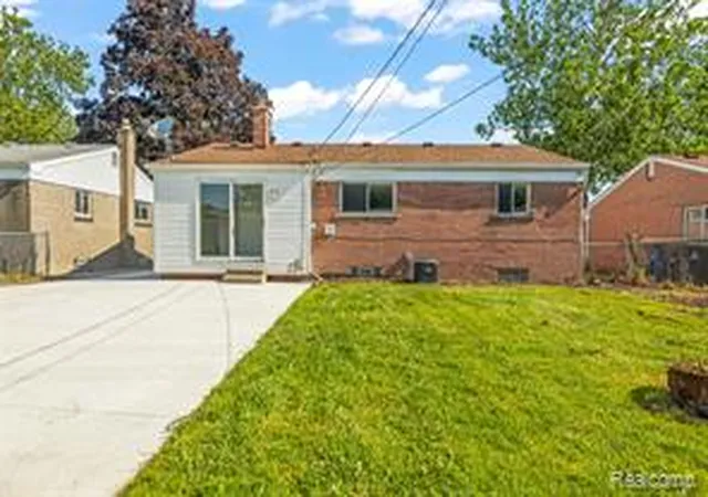 Homes for sale in Westland, MI | 30853 Steinhauer St, Westland, MI 48186 | MLS# 61009578