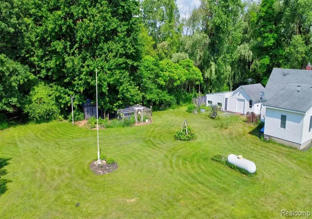 5th image of 13252 Dixie Hwy, Holly, MI 48442 | MLS# 61004110