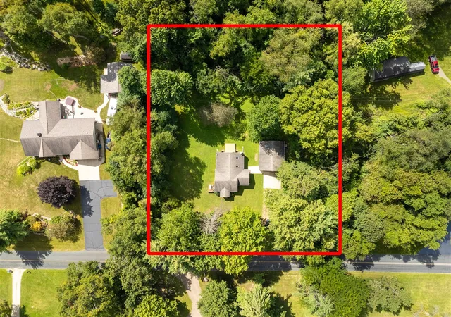 Photo 2 of Sale Pending at 2465 W F Ave, Kalamazoo, MI 49009 | MLS# 70554679 | Listing updated on 2026-08-27