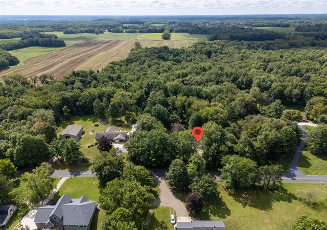 Photo 3 of Sale Pending at 2465 W F Ave, Kalamazoo, MI 49009 | MLS# 70554679 | Listing updated on 2026-08-27