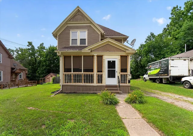 Photo 1 of Multi family home for sale at 1208 Maple Ave, Jackson, MI 49203 | MLS# 70547277 | Listing updated on 2026-08-03