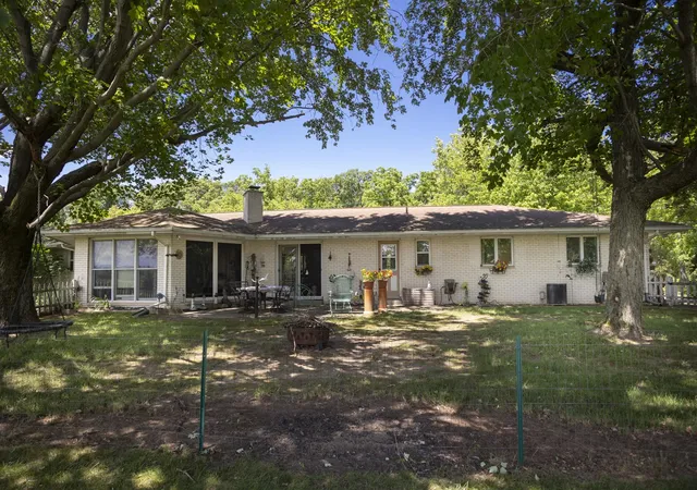Photo 3 of Single family home for sale at 1550 E Y Ave, Vicksburg, MI 49097 | MLS# 70537671 | Listing updated on 2026-09-11