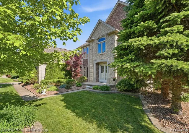 Photo 4 of Single Family Residence at 8915 Chestnut Run Dr, Shelby Township, MI 48317 | MLS# 60997600 | | Sold on 2026-07-07