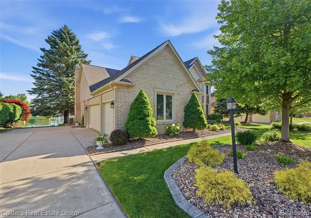 Photo 5 of Single Family Residence at 8915 Chestnut Run Dr, Shelby Township, MI 48317 | MLS# 60997600 | | Sold on 2026-07-07