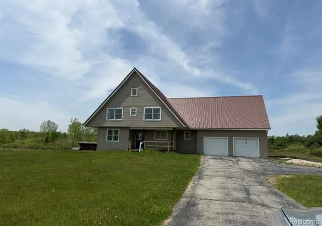 Homes for sale in Emmett, MI | 5983 Welch Rd, Emmett, MI 48022 | MLS# 60997788