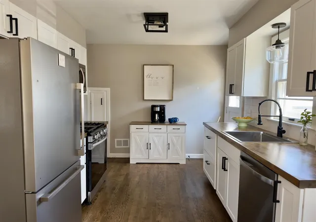 Photo 4 of Sale Pending at 608 Garfield Ave, Grand Rapids, MI 49504 | MLS# 70551345 | Listing updated on 2026-09-19