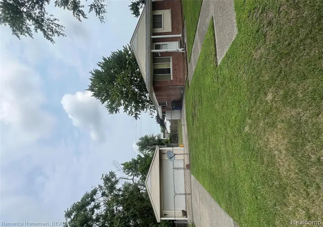 Photo 2 of Single family home for sale at 33464 Beechnut St, Westland, MI 48186 4840 | MLS# 61023973 | Listing updated on 2026-08-25
