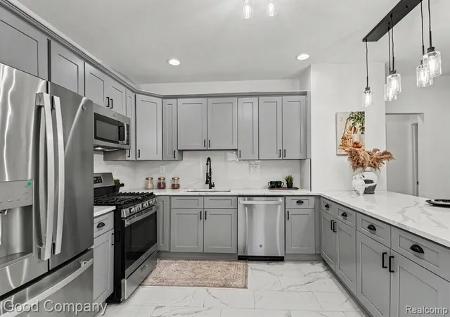 5th image of 2463 Seyburn St, Detroit, MI 48214 | MLS# 61001959