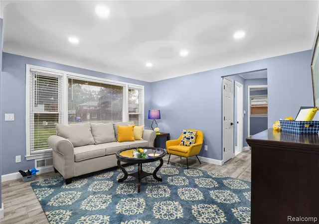 Photo 2 of Single family home for sale at 24241 Coolidge Hwy, Oak Park, MI 48237 | MLS# 61022310 | Listing updated on 2026-08-20