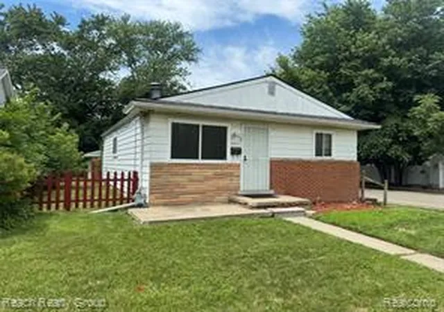 Homes for sale in Redford, MI | 18513 Centralia, Redford, MI 48240 | MLS# 61009433
