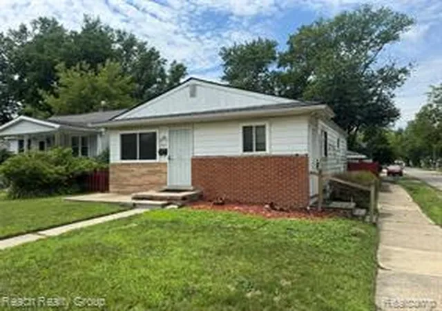 Homes for sale in Redford, MI | 18513 Centralia, Redford, MI 48240 | MLS# 61009433
