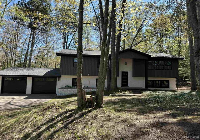 Photo 4 of Single family home for sale at 12 Elder Dr, Marquette, MI 49855 | MLS# 50208203 | Listing updated on 2026-08-30