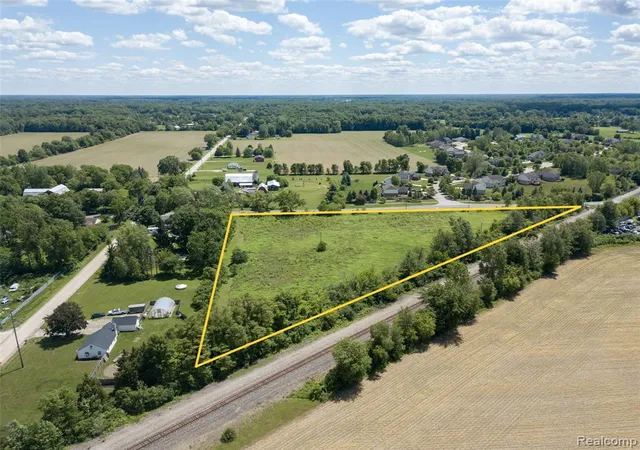 11th image of 10467 Willis Rd, Willis, MI 48191 | MLS# 60971008