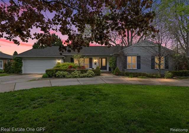 Homes for sale in Grosse Pointe Shores, MI | 65 Willison Rd, Grosse Pointe Shores, MI 48236 | MLS# 60990325
