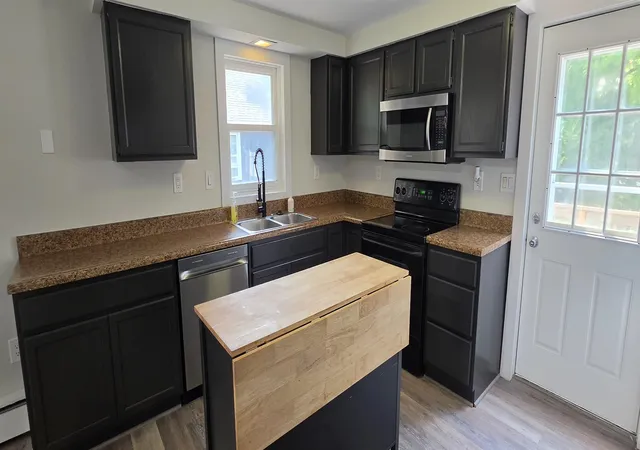 Photo 4 of Single family home for sale at 762 E Red Keg Ct, Midland, MI 48642 | MLS# 50216276 | Listing updated on 2026-09-02