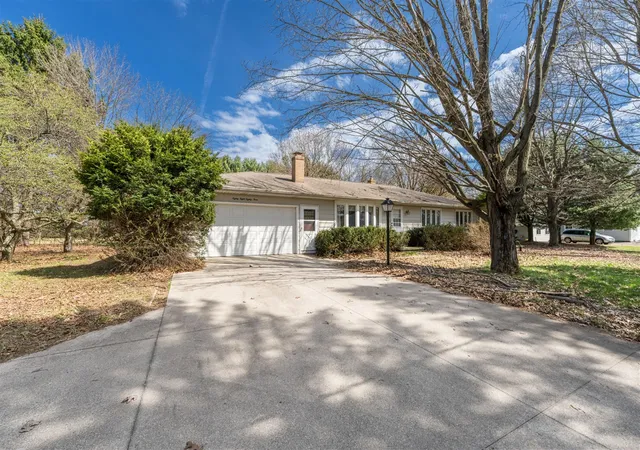 2nd image of 8883 S 10th St, Kalamazoo, MI 49009 | MLS# 70524584