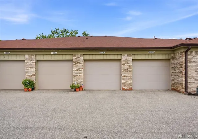 Homes for sale in Shelby Township, MI | 14897 Dover Ct, Shelby Township, MI 48315 | MLS# 61006287