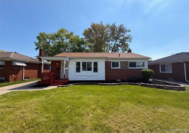 Homes for sale in Roseville, MI | 28832 Kaufman St, Roseville, MI 48066 | MLS# 60993611
