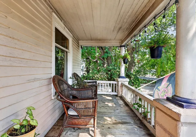 Photo 3 of Sale Pending at 611 Elmwood Ct, Kalamazoo, MI 49007 | MLS# 70554424 | Listing updated on 2026-08-27