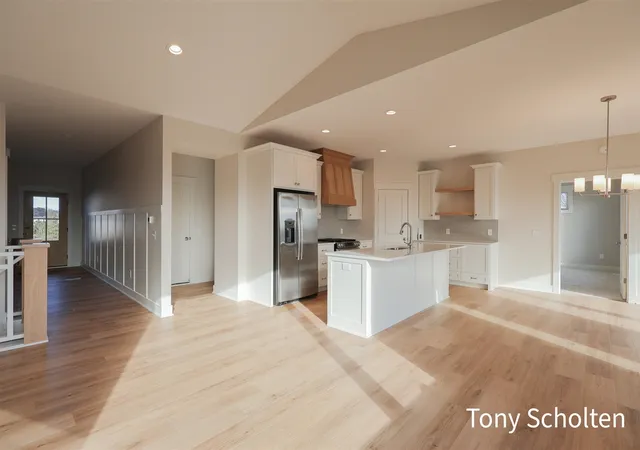 2nd image of 6315 Blendon Woods Dr #43, Hudsonville, MI 49426 | MLS# 70536771