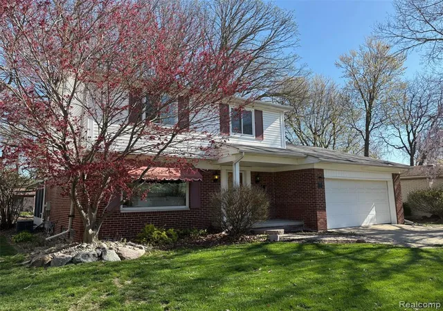 Homes for sale in Riverview, MI | 13842 Heritage St, Riverview, MI 48193 | MLS# 60965797