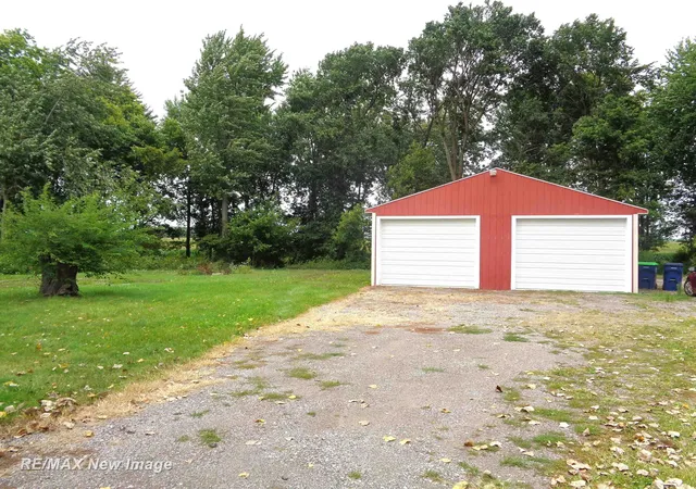 Photo 4 of Sale Pending at 10130 Fergus Rd, Saint Charles, MI 48655 | MLS# 50219901 | Listing updated on 2026-08-30