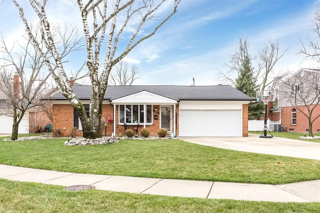 15507 Williams St, Livonia, MI 48154 | MLS# 70524948 | Houzeo