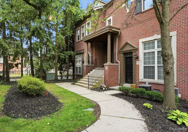 2nd image of 37 W Village Ln, Dearborn, MI 48124 | MLS# 60999976