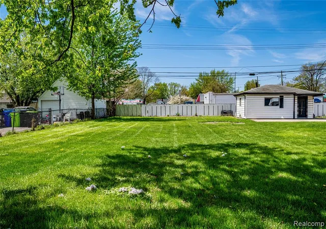 Homes for sale in Madison Heights, MI | 26155 Groveland St, Madison Heights, MI 48071 | MLS# 60992676