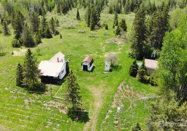 Homes for sale in Bruce Crossing, MI | 15467 Larson Rd, Bruce Crossing, MI 49912 | MLS# 50209060