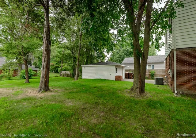 Photo 2 of Sale Pending at 2037 Vivian Rd, Monroe, MI 48162 4131 | MLS# 61013786 | Listing updated on 2026-09-06