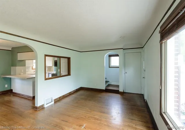 Photo 3 of Sale Pending at 2037 Vivian Rd, Monroe, MI 48162 4131 | MLS# 61013786 | Listing updated on 2026-09-06