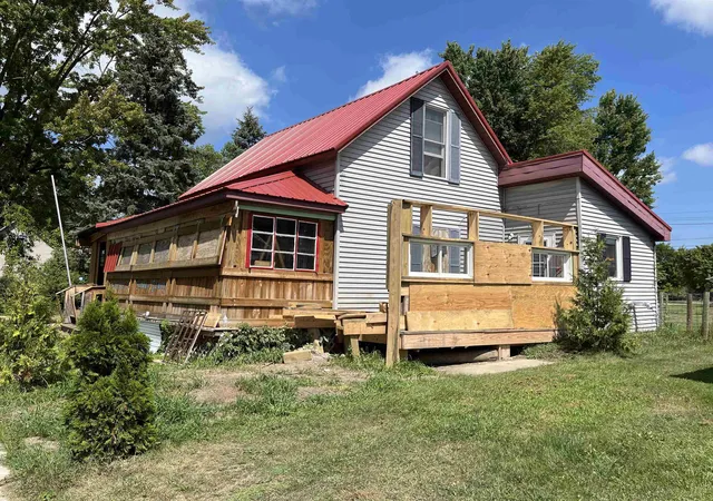 Photo 1 of Single family home for sale at 319 S Church St, Standish, MI 48658 | MLS# 50218726 | Listing updated on 2026-08-30
