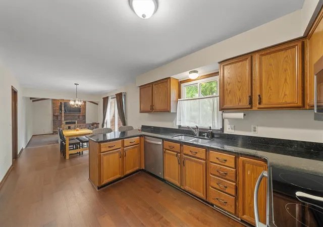 Photo 4 of Single family home for sale at 25872 Hunt Clb Blvd, Farmington Hills, MI 48335 | MLS# 70546594 | Listing updated on 2026-08-21