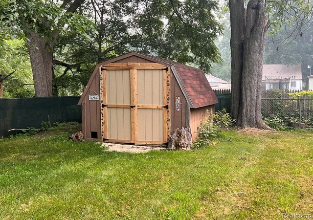 Photo 24 of Sale Pending at 6319 S Washington Ave, Lansing, MI 48911 | MLS# 61012144 | Listing updated on 2026-09-02