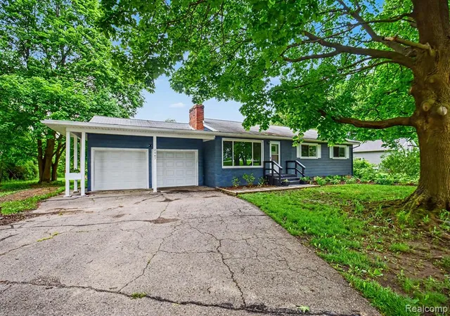 Homes for sale in Lapeer, MI | 2487 N Lapeer Rd, Lapeer, MI 48446 | MLS# 61004325