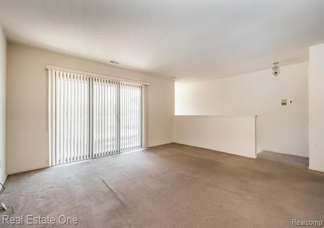 Photo 4 of Sale Pending at 23788 Village House Dr #8B, Southfield, MI 48033 2615 | MLS# 61014761 | Listing updated on 2026-09-06