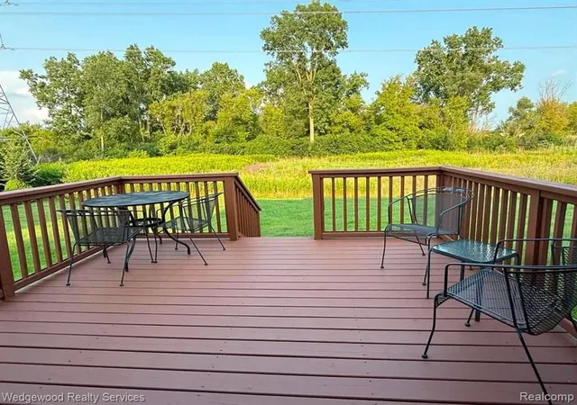 2nd image of 492 Harvard Dr, Romeo, MI 48065