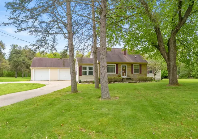 Homes for sale in Galesburg, MI | 8586 E Main St, Galesburg, MI 49053 | MLS# 70530495