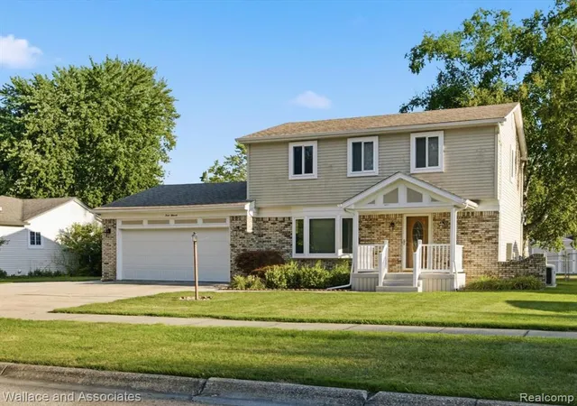 Photo 3 of Single family home for sale at 411 Sandpiper Ln, Marysville, MI 48040 1096 | MLS# 61025674 | Listing updated on 2026-09-13