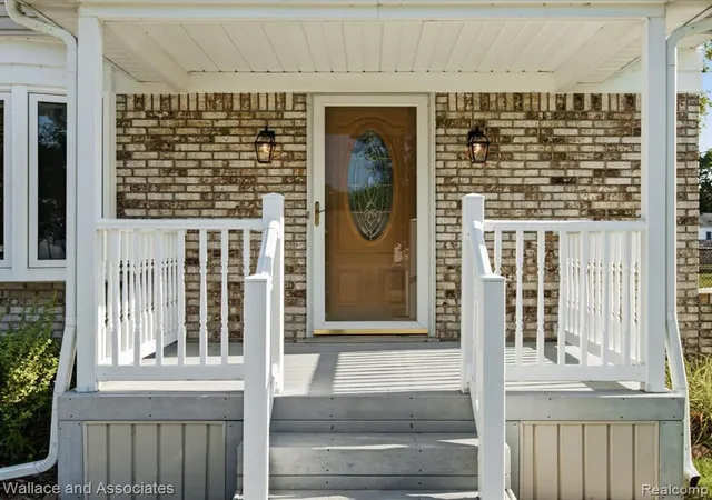 Photo 3 of Single family home for sale at 411 Sandpiper Ln, Marysville, MI 48040 1096 | MLS# 61025674 | Listing updated on 2026-09-13
