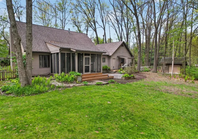 Homes for sale in Pinckney, MI | 11425 Mcgregor Rd, Pinckney, MI 48169 | MLS# 70529329