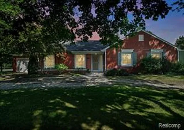 Homes for sale in Lapeer, MI | 3150 Davison Rd, Lapeer, MI 48446 | MLS# 61009364