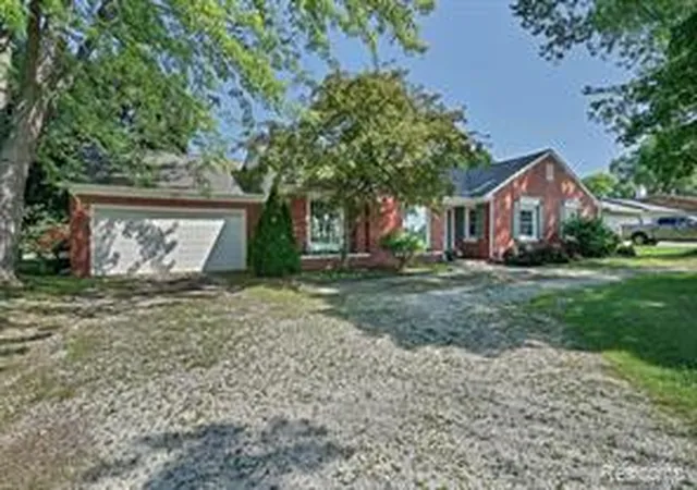 Homes for sale in Lapeer, MI | 3150 Davison Rd, Lapeer, MI 48446 | MLS# 61009364
