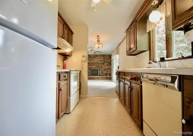 Photo 5 of Sale Pending at 403 N Wickshire Ln, Durand, MI 48429 | MLS# 61018192 | Listing updated on 2026-08-09