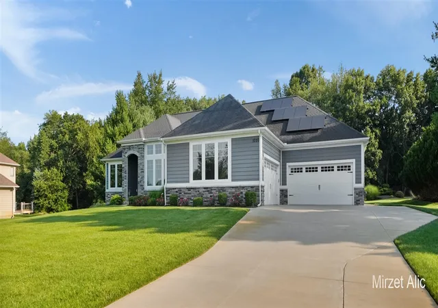 4th image of 5220 Canyon River Dr, Ada, MI 49301 | MLS# 70550810