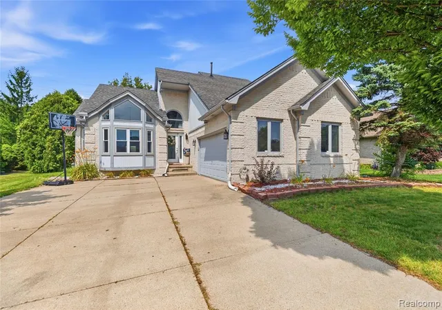 Photo 1 of Sale Pending at 52279 Matterhorn Dr, Macomb, MI 48042 5653 | MLS# 61011555 | Listing updated on 2026-09-14
